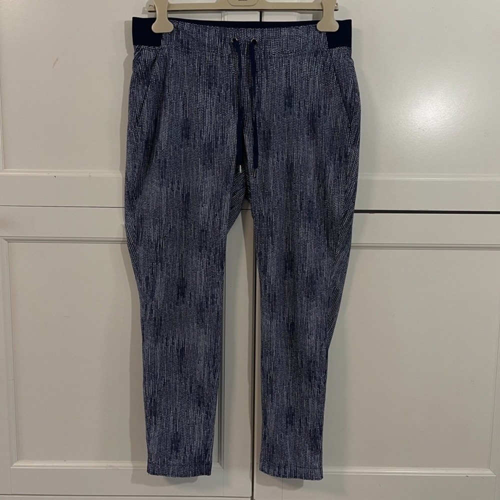 Athleta Women Pants Size 10 Metro High Note Ankle Navy Blue White Dotted Print